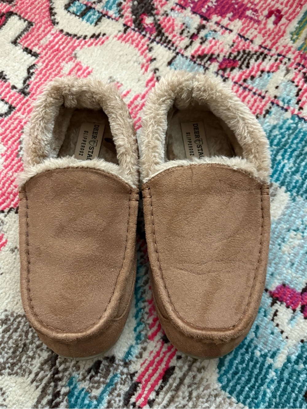 Deer Stags Lil Spun Cozy Faux Suede Moccasin Slippers - Tan with Cream Fur 6